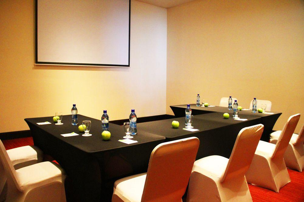 Courtyard by Marriott Panama Multiplaza Mall Esterno foto