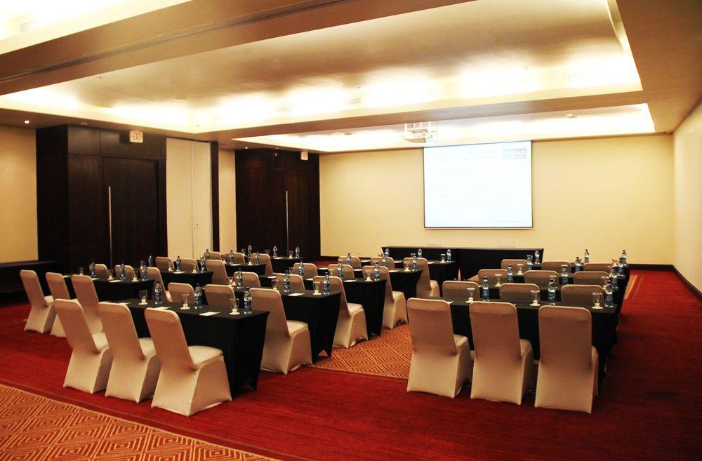 Courtyard by Marriott Panama Multiplaza Mall Esterno foto