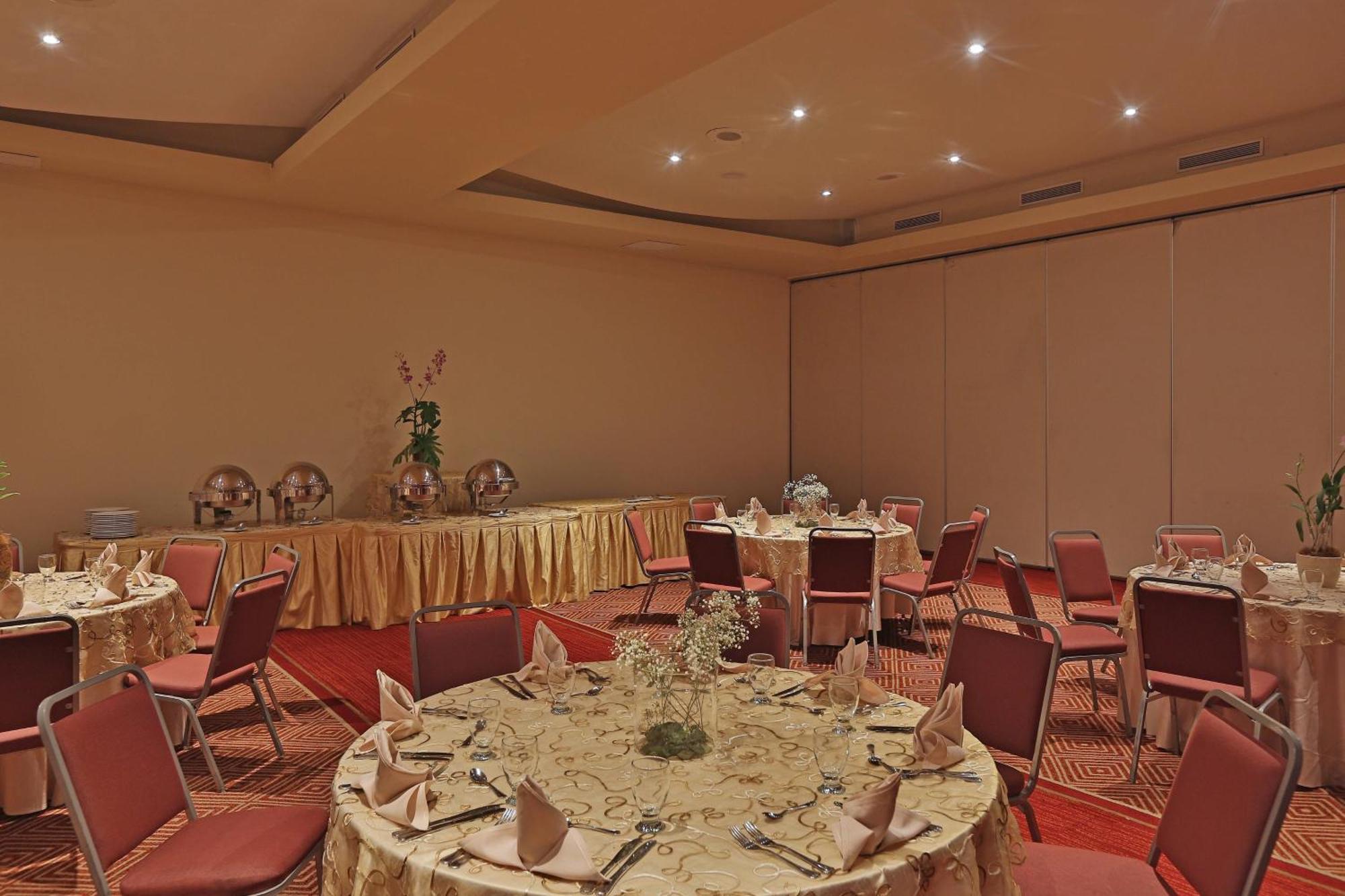 Courtyard by Marriott Panama Multiplaza Mall Esterno foto