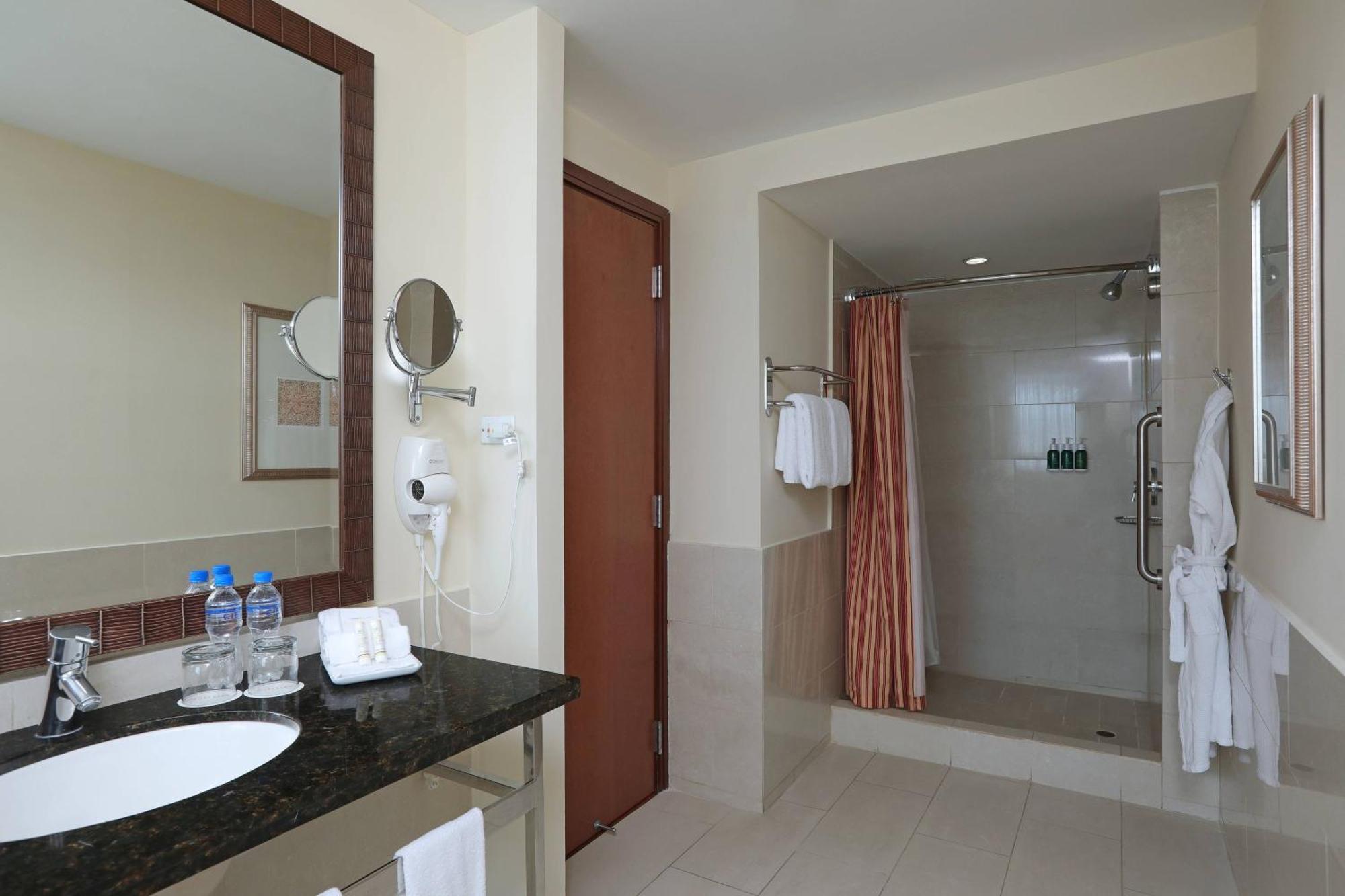 Courtyard by Marriott Panama Multiplaza Mall Esterno foto