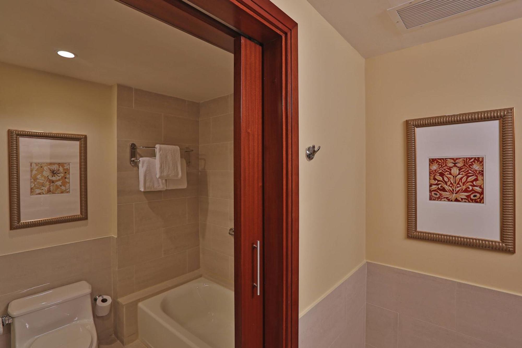 Courtyard by Marriott Panama Multiplaza Mall Esterno foto