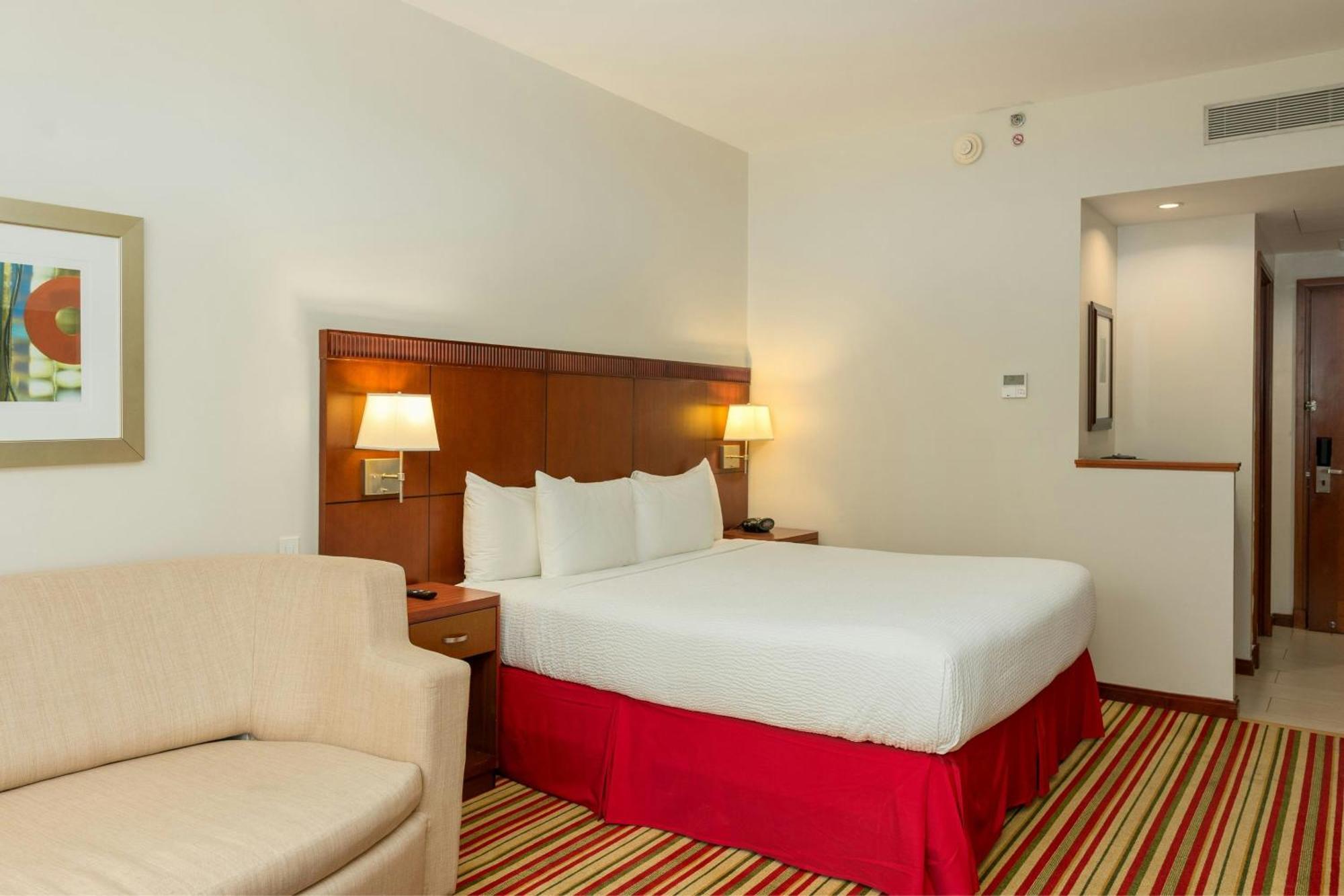 Courtyard by Marriott Panama Multiplaza Mall Esterno foto