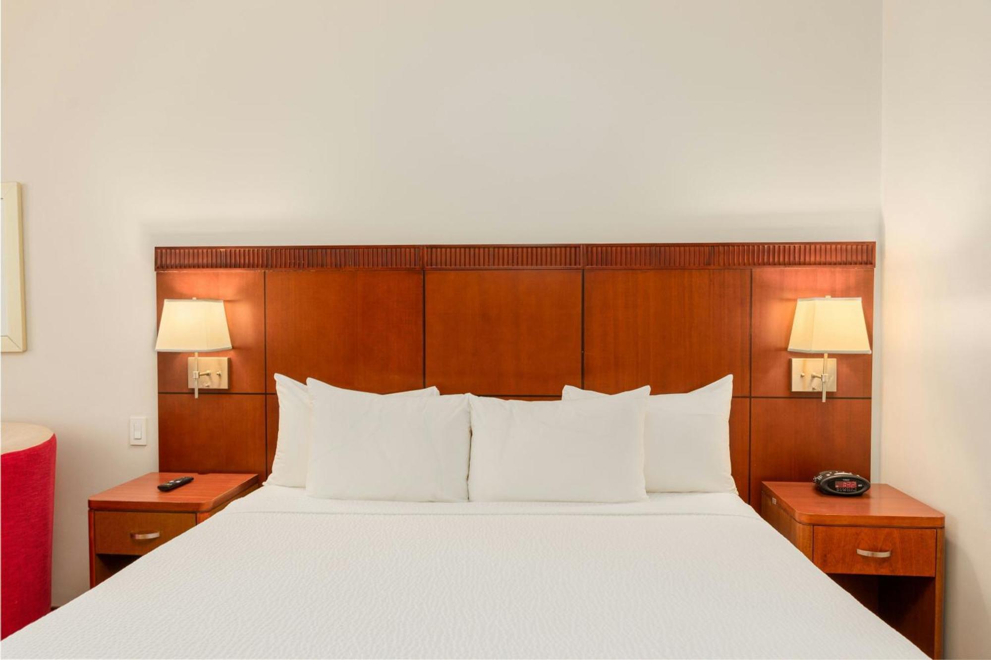 Courtyard by Marriott Panama Multiplaza Mall Esterno foto