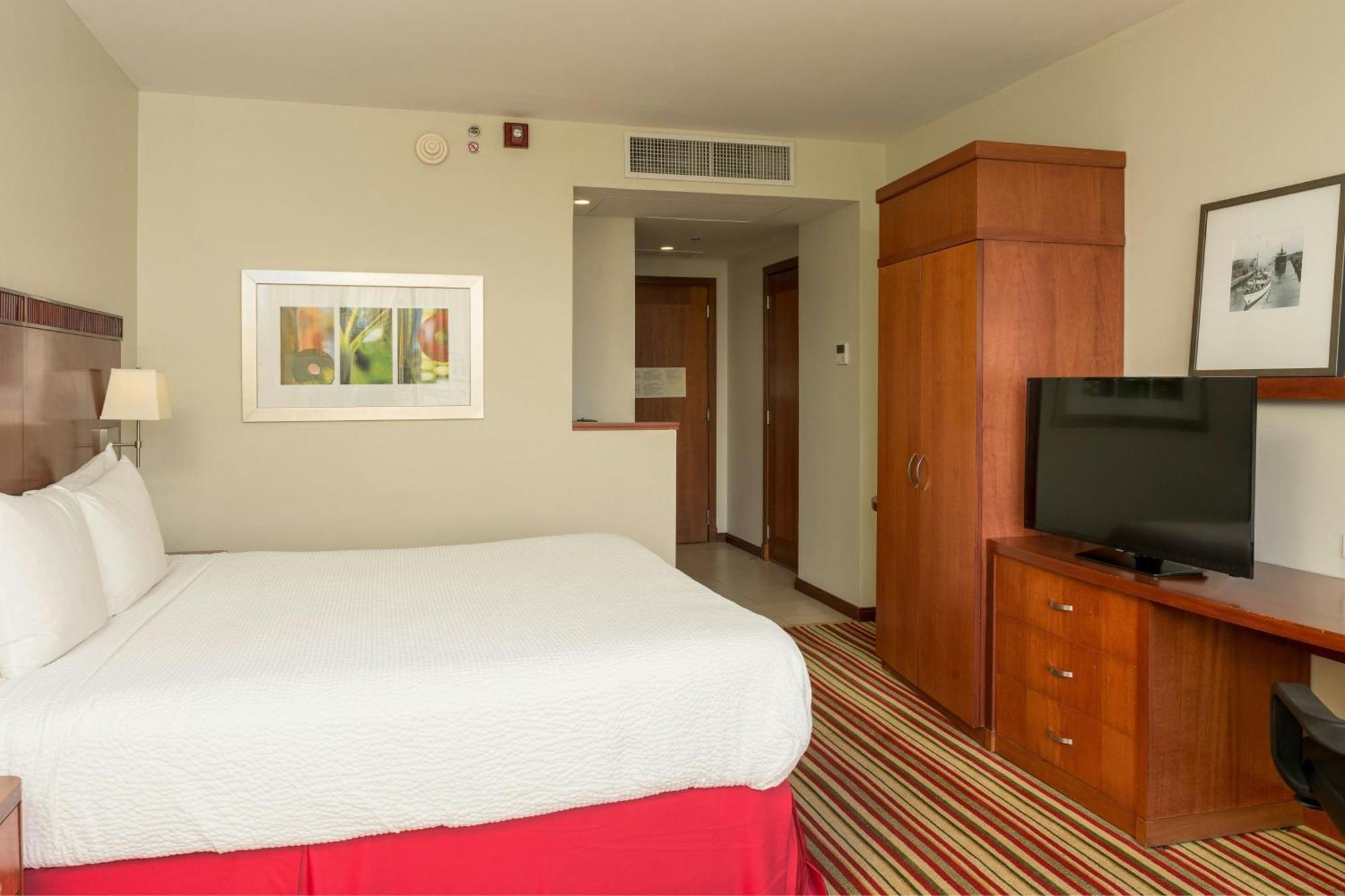 Courtyard by Marriott Panama Multiplaza Mall Esterno foto