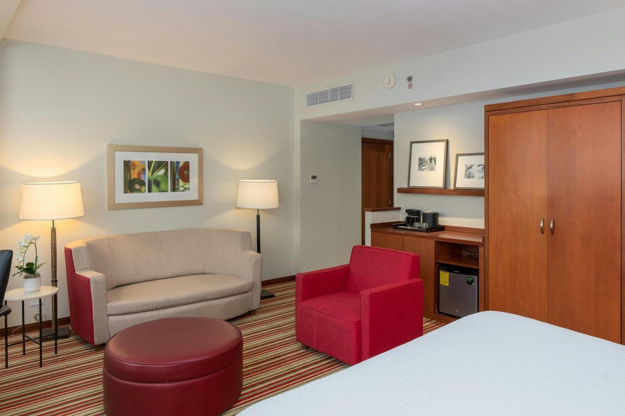 Courtyard by Marriott Panama Multiplaza Mall Esterno foto