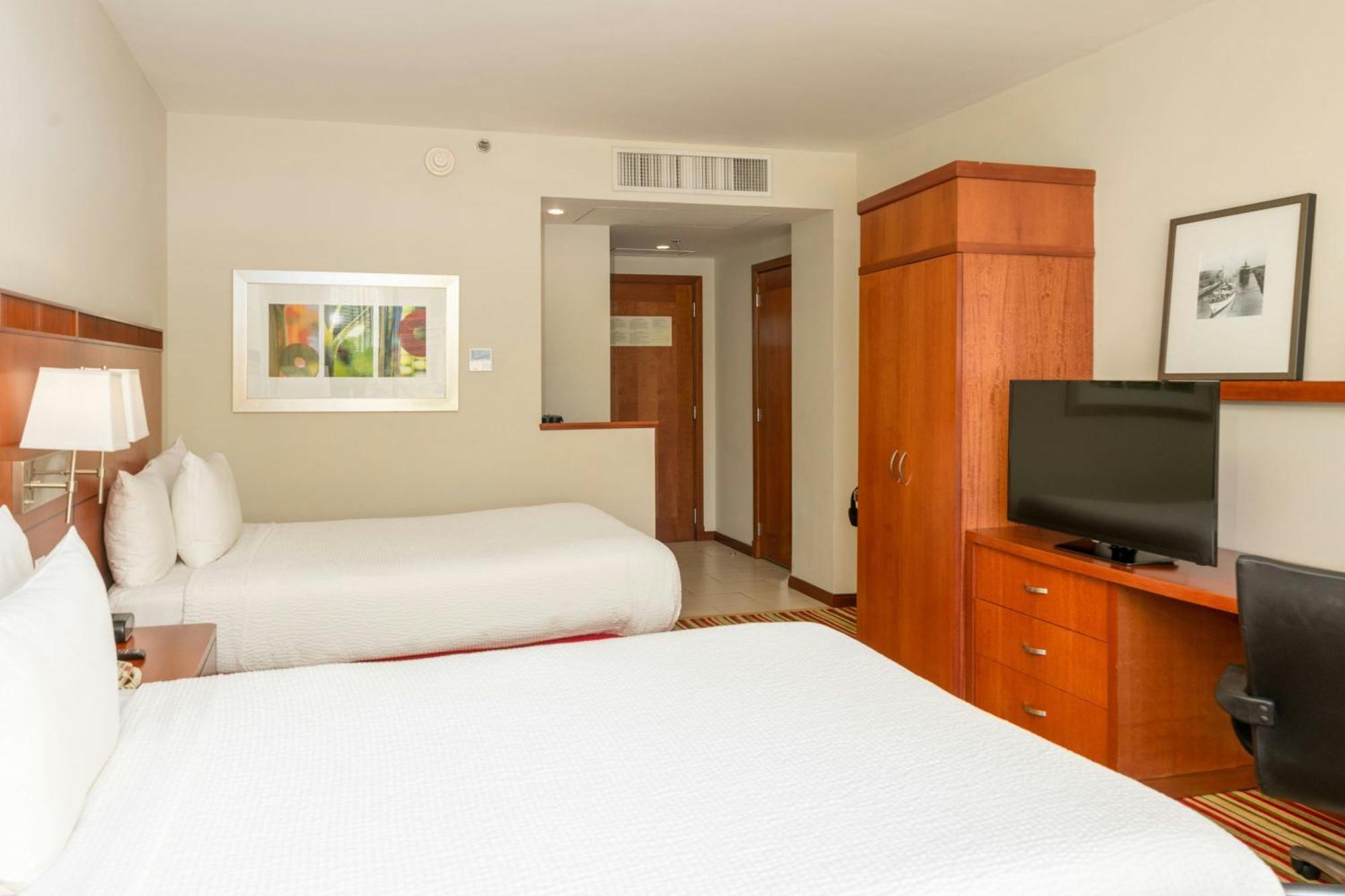 Courtyard by Marriott Panama Multiplaza Mall Esterno foto