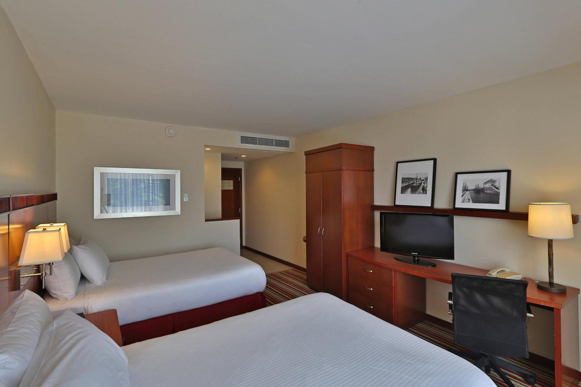 Courtyard by Marriott Panama Multiplaza Mall Esterno foto
